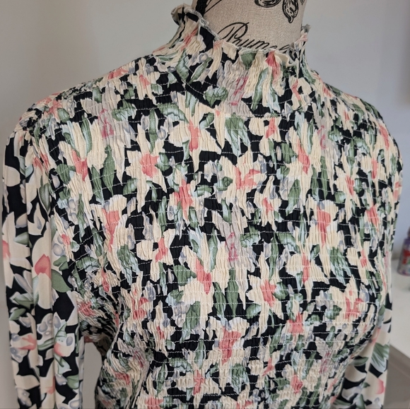 FASHION | Women's Multicolor Smocked Floral Mock Neck Long Sleeved Top - Picture 4 of 8